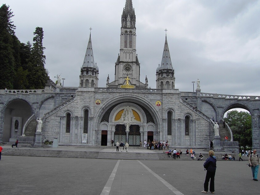 Lourdes55