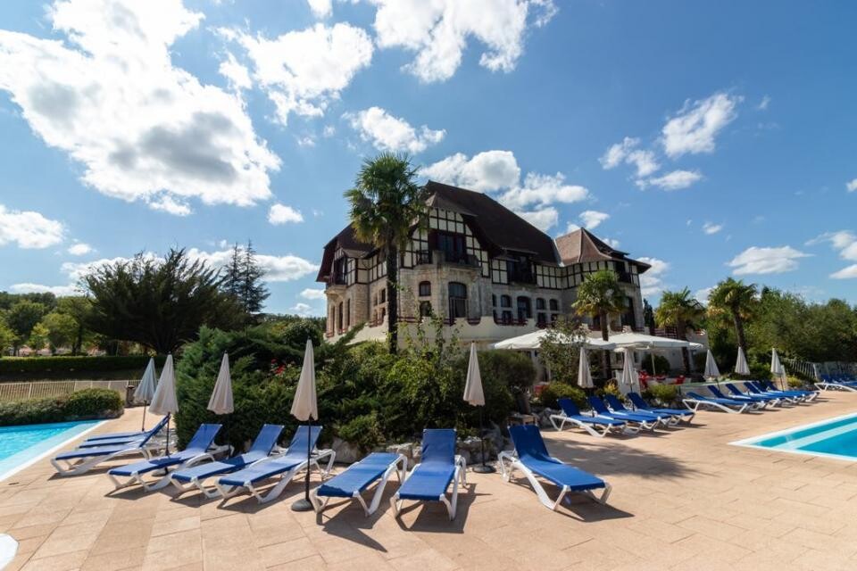 Vakantiepark chateau cazaleres 0